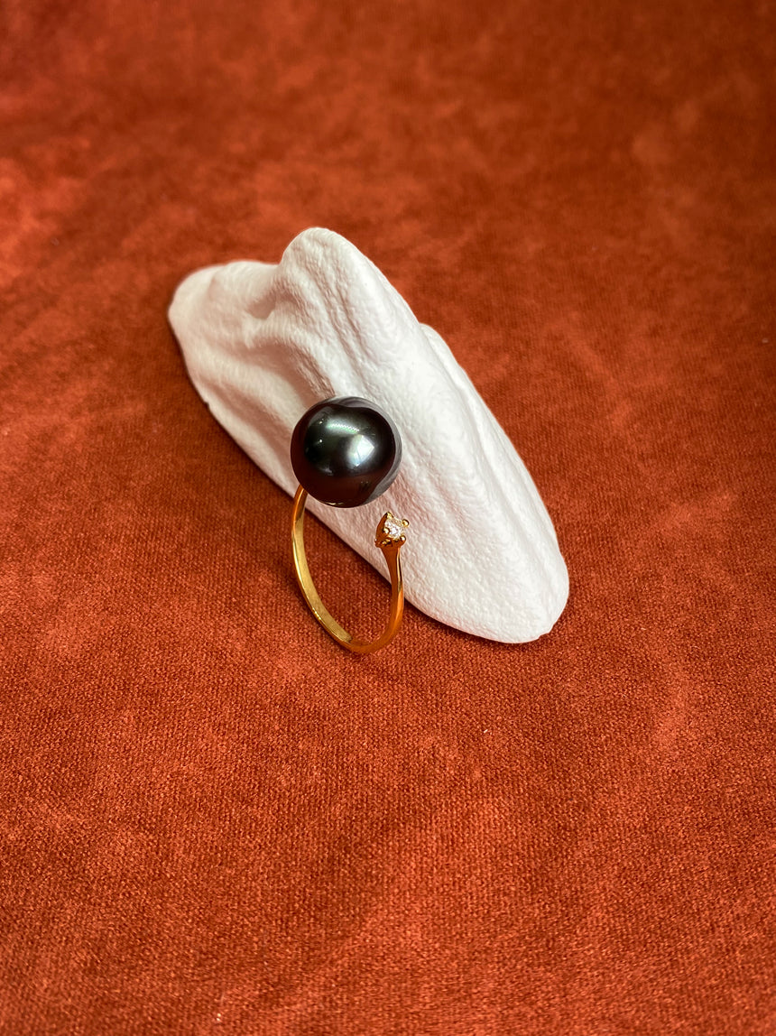 Tahitian Pearl 18K Gold Ring with Diamond (Style 1)