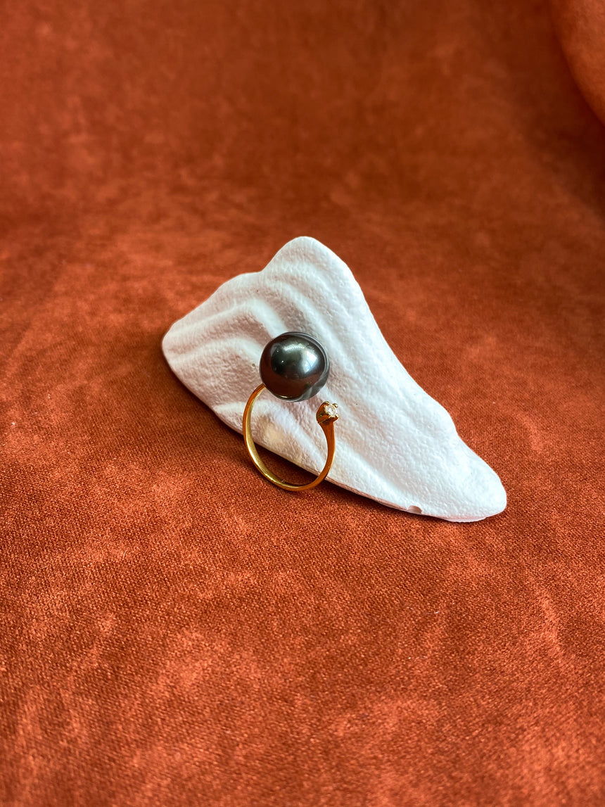 Tahitian Pearl 18K Gold Ring with Diamond (Style 2)
