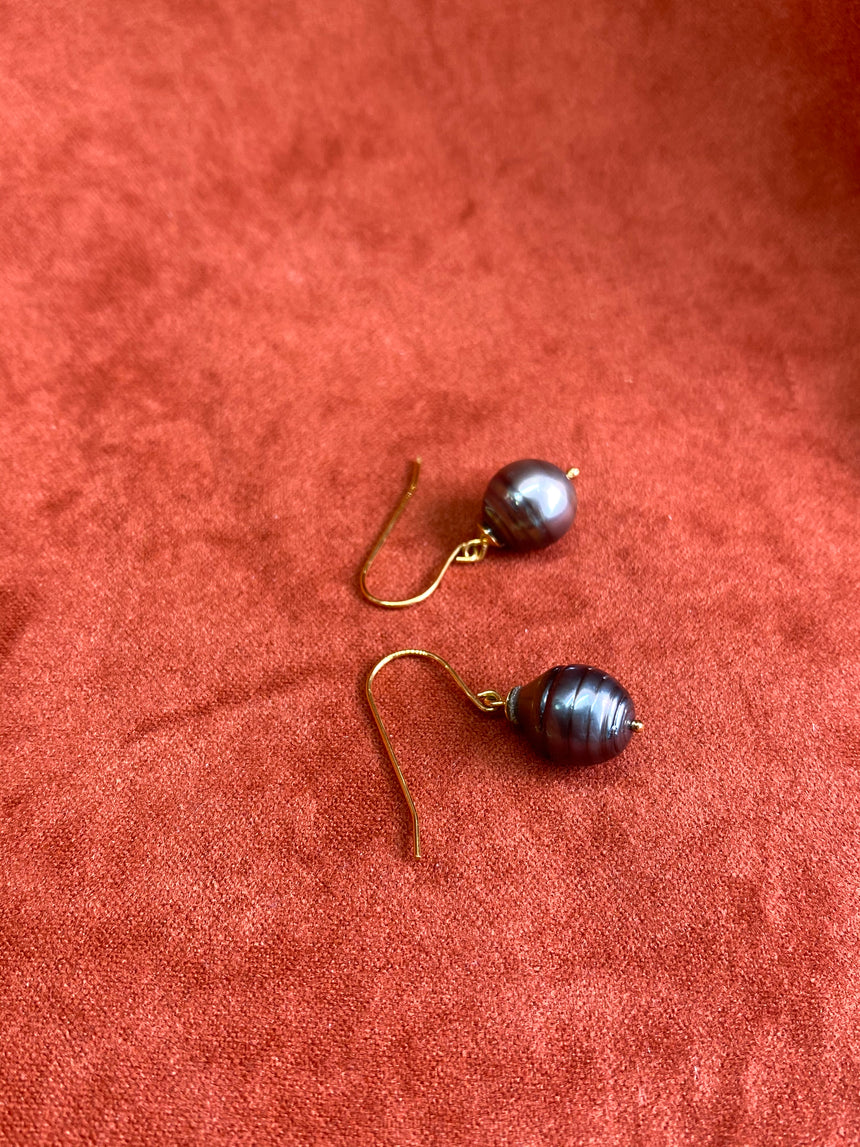 Tahitian Pearl 18K Gold Hook Earrings (Style 2)