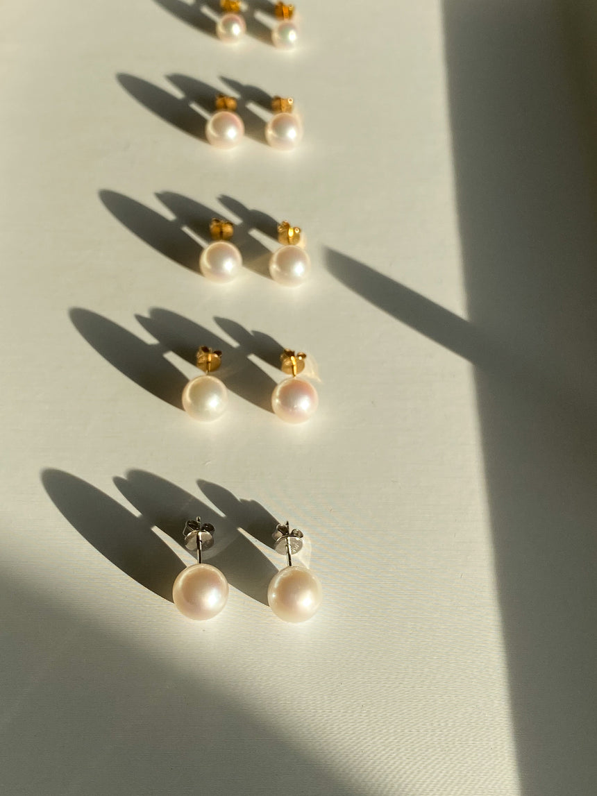 Japanese Akoya Pearl 18K Gold / White Gold Stud Earrings (Various Sizes)